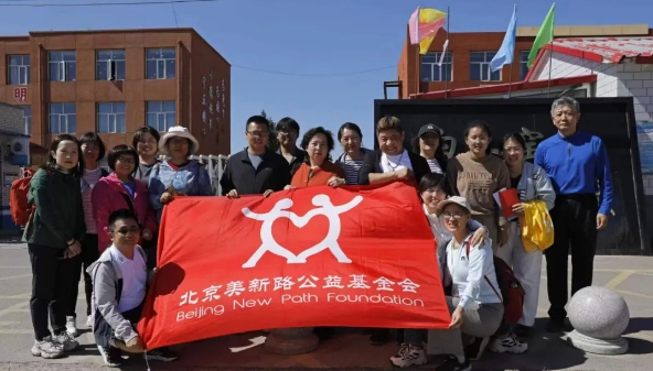 “大朋友”不说再见，倾听陪伴将继续 （“大朋友”白土窑回访之行）